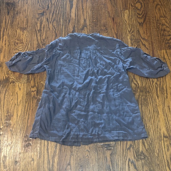 Blue linen Button-Up Blouse - Picture 5 of 5